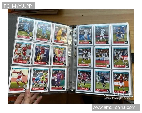 赠送足球球星卡的深层寓意与情感表达探析