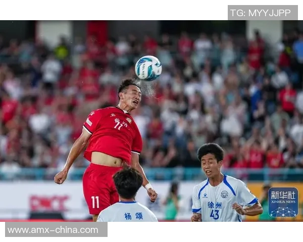 足球场上有多少球星在拼搏竞技他们的表现如何展现出无限魅力