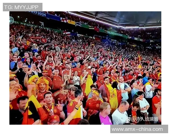 足球球星因意外扭伤伤情牵动球迷关注康复进展备受期待