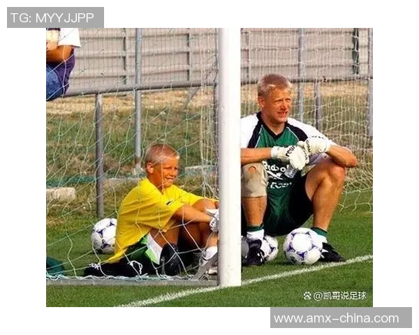 足球球星纷纷迎来儿子,揭秘这些球员的父爱瞬间与家庭幸福 足球球星纷纷迎来儿子,揭秘这些球员的父爱瞬间与家庭幸福